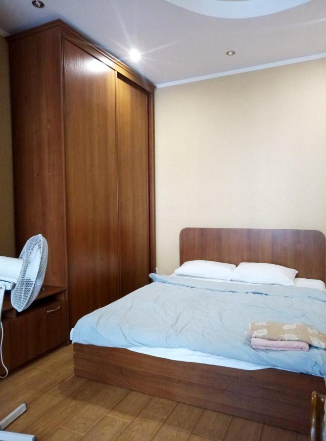 Однокомнатная Шота Руставели Apartment Kiev Luaran gambar